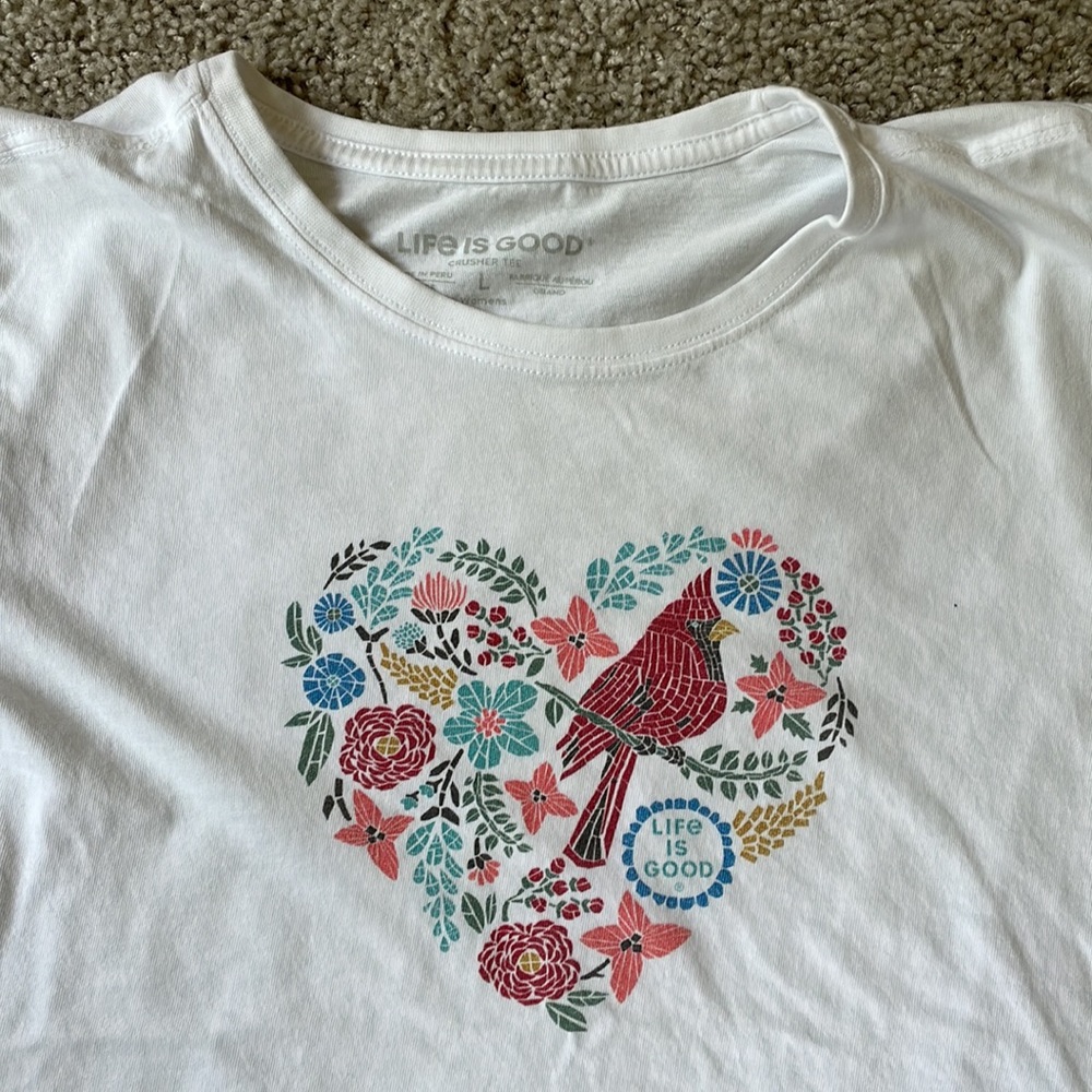 Life Is Good woman's Summer T Shirt With Bird Heart Deign - Size L